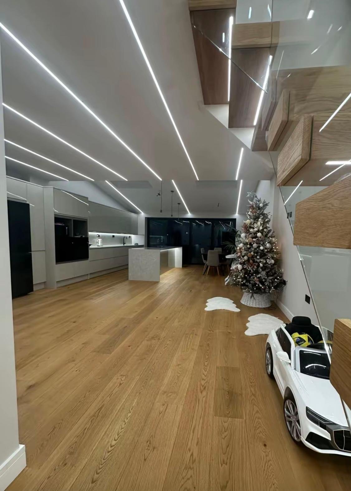 Emergency electrician London